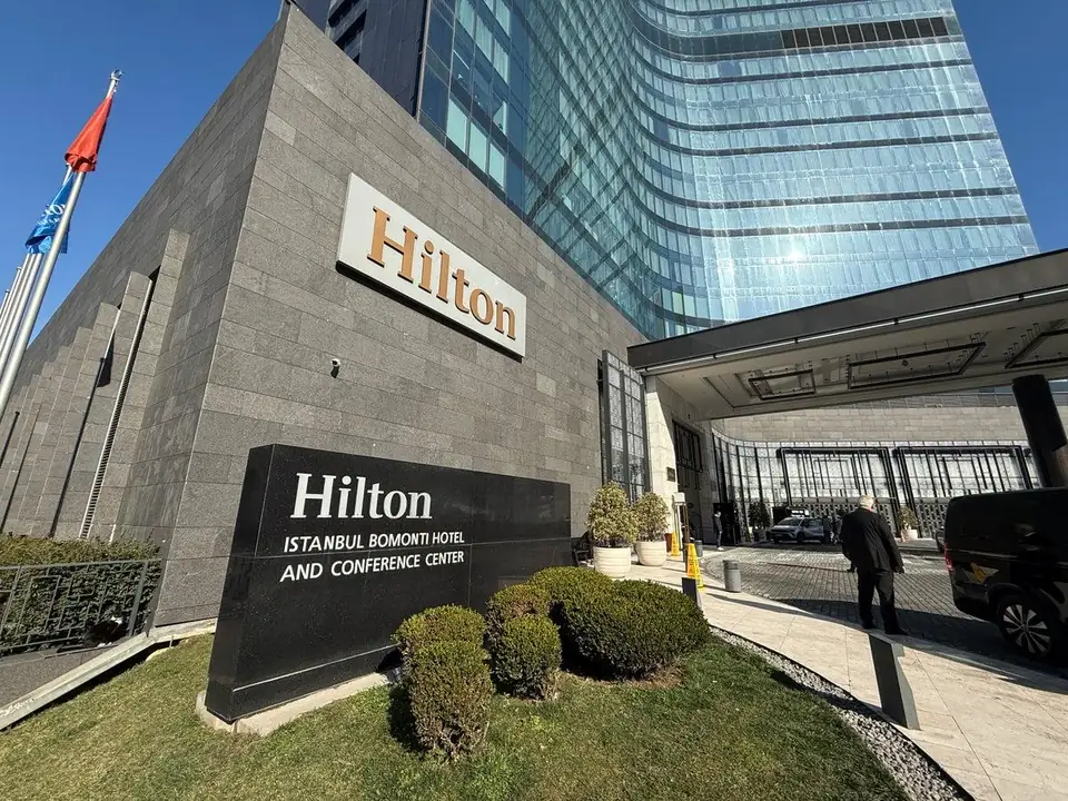 صورة حقيقية لمدخل فندق Hilton Istanbul Bomonti